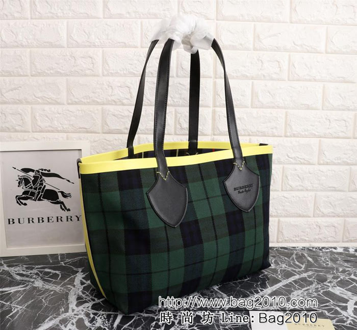 BURBERRY巴寶莉 雙面兩用托特包 精選Canvas 格紋棉質裁片搭配奢華皮革邊飾 7962  Bhq1052